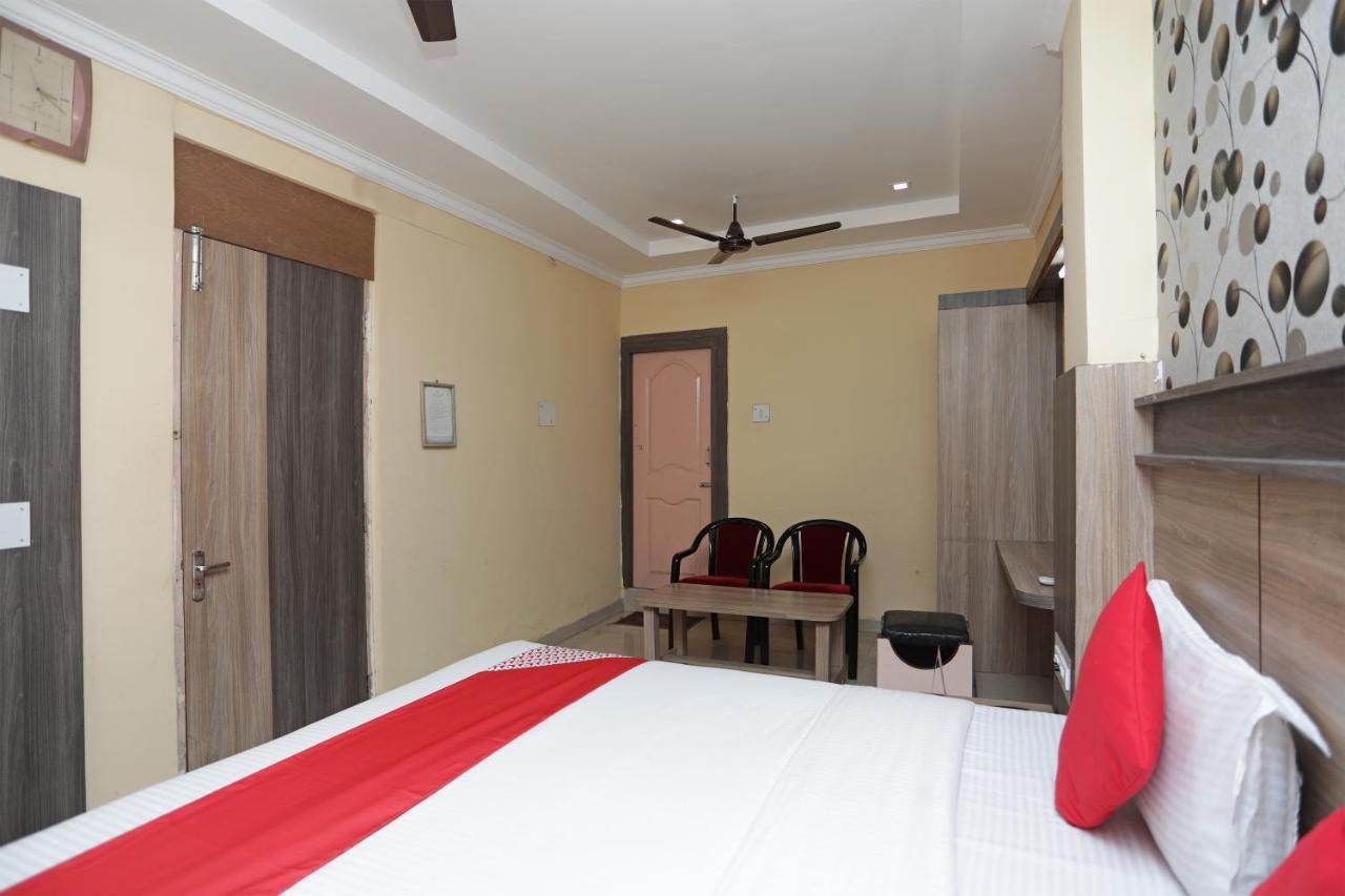 Oyo 4065 Hotel Richi Μπουμπάνεσβαρ Εξωτερικό φωτογραφία